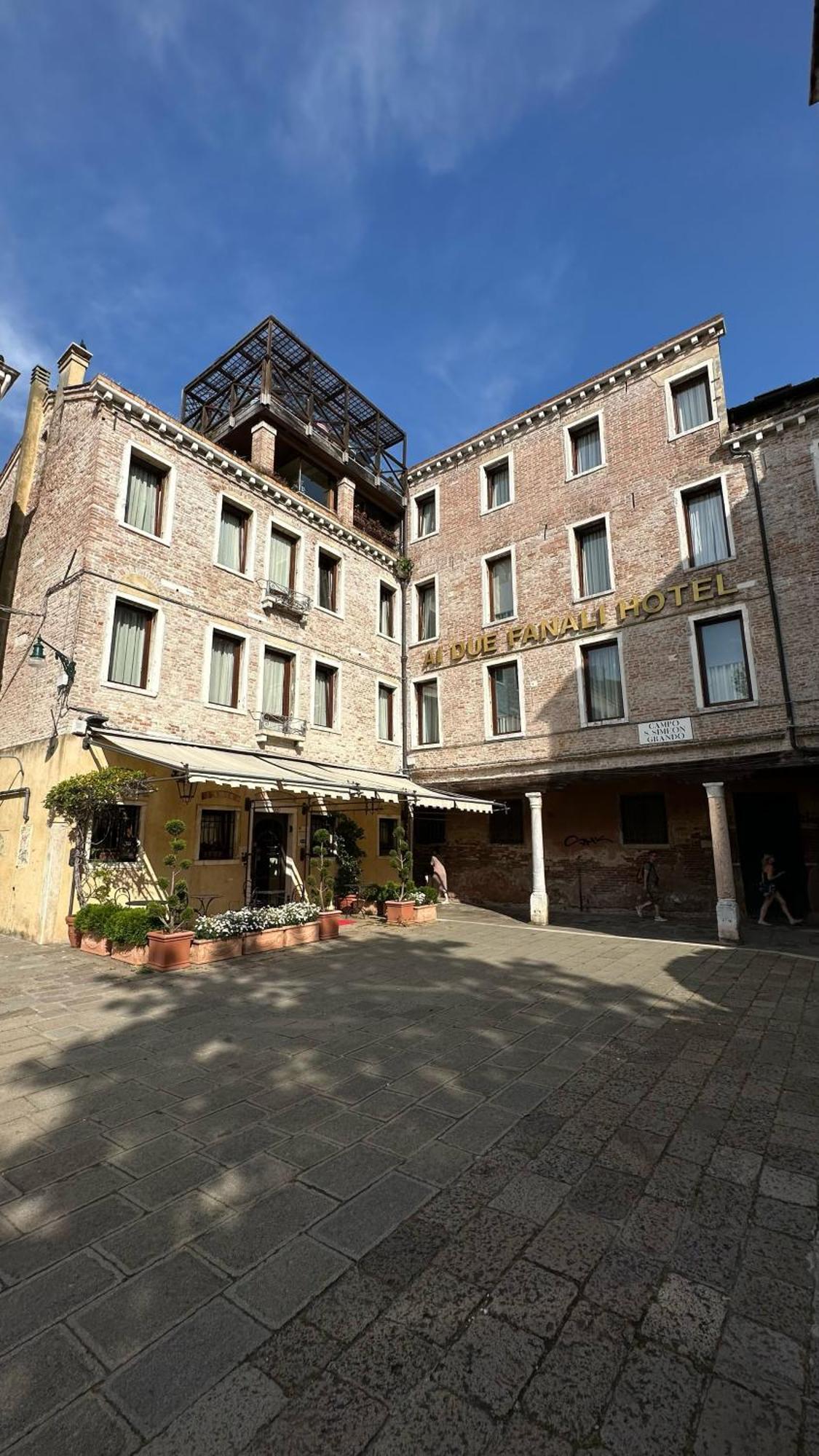 Ai Due Fanali Adults Only Hotel Velence Kültér fotó